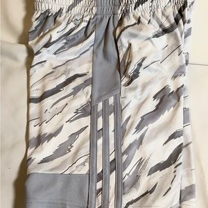 New Boys Adidas Gray & White
Active Shorts Size S(8)